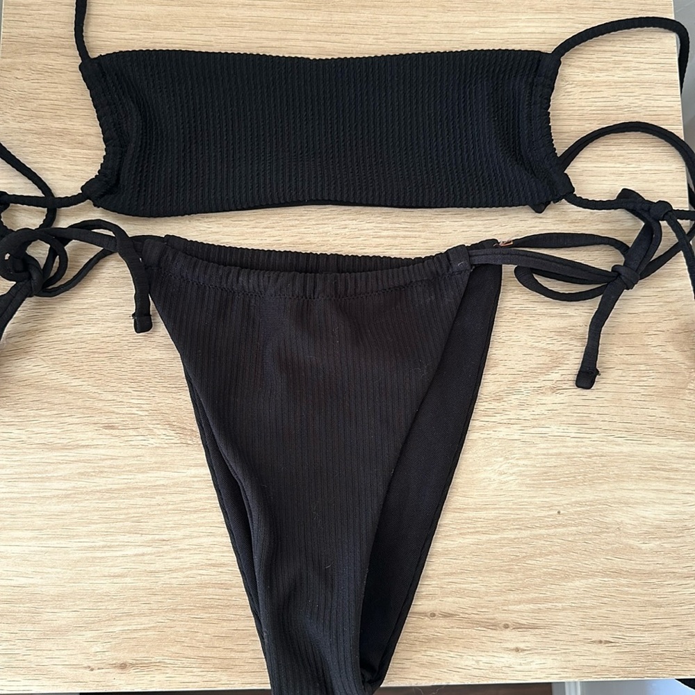 Quatre bikini. Please see description for sizing info